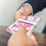 Who is a personal loan partner and what does he do?